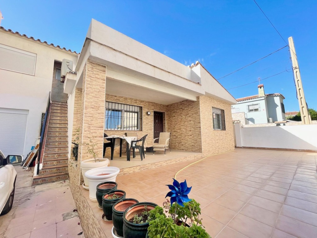 5 Bed, 2 Bath, HouseFor Sale, Fuengirola, Malaga