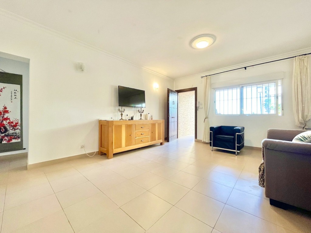 5 Bed, 2 Bath, HouseFor Sale, Fuengirola, Malaga