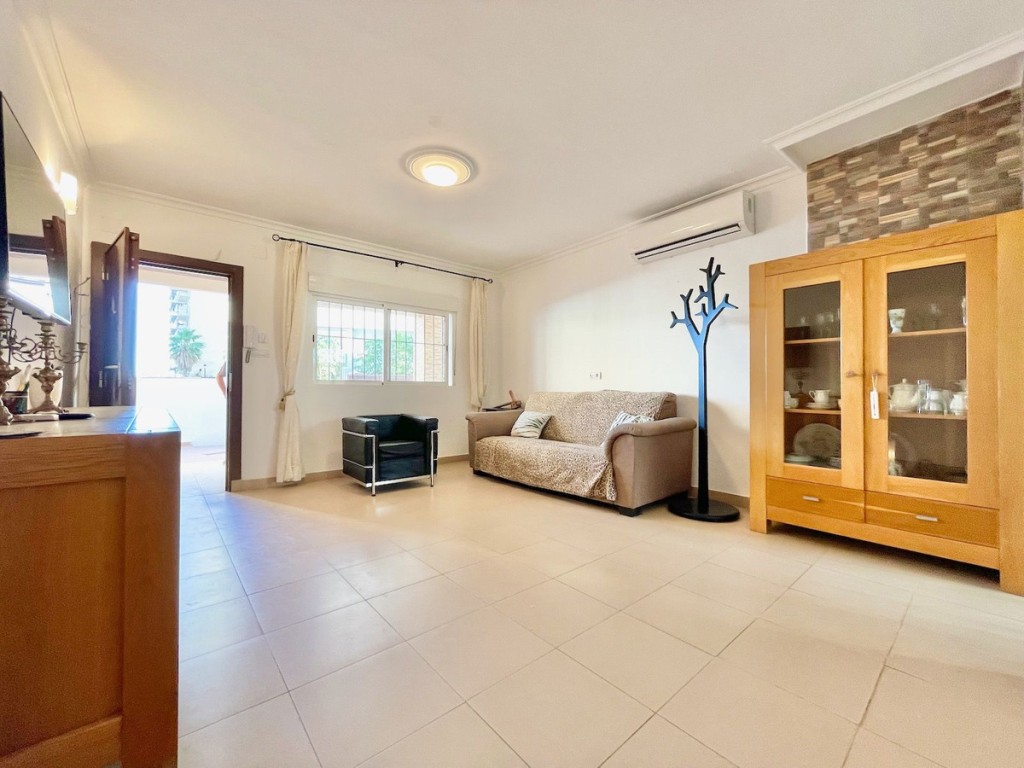 5 Bed, 2 Bath, HouseFor Sale, Fuengirola, Malaga