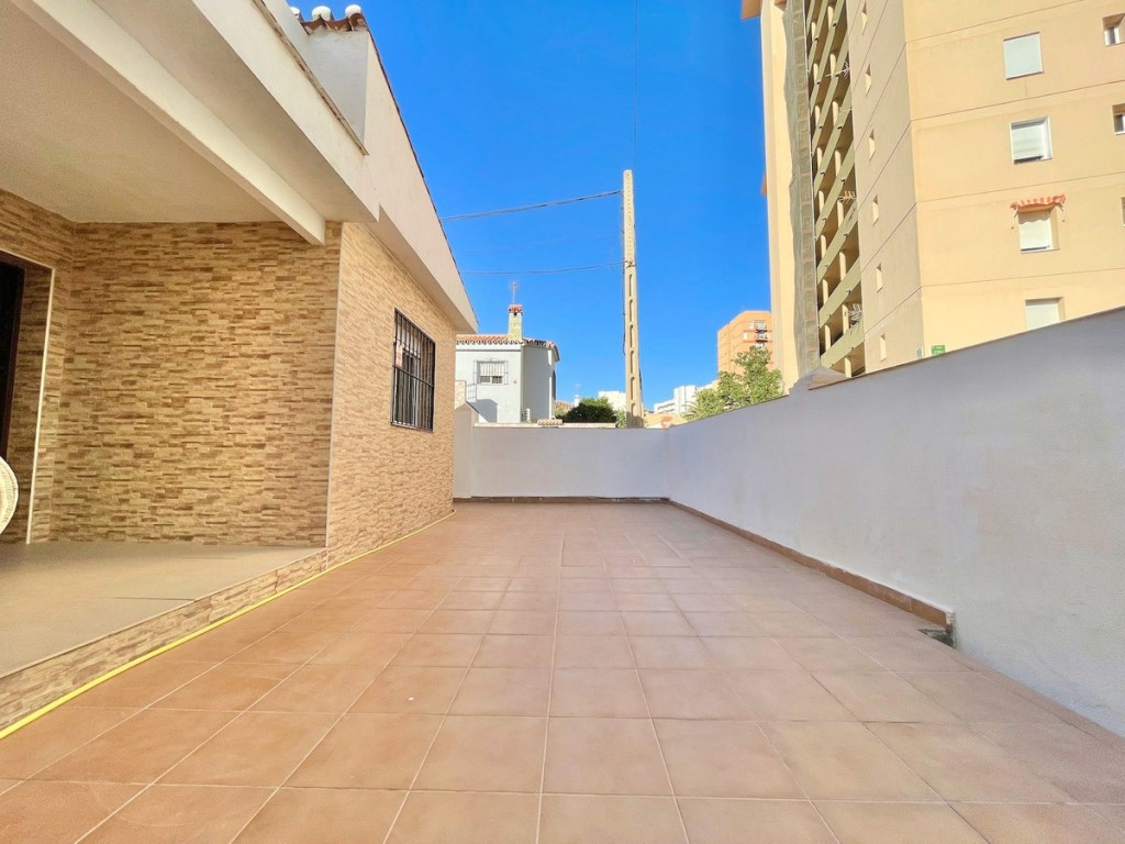 5 Bed, 2 Bath, HouseFor Sale, Fuengirola, Malaga