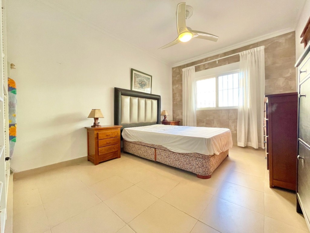 5 Bed, 2 Bath, HouseFor Sale, Fuengirola, Malaga