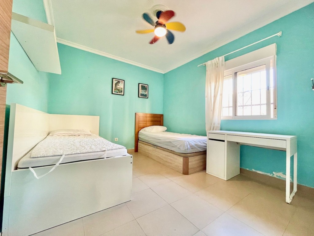 5 Bed, 2 Bath, HouseFor Sale, Fuengirola, Malaga