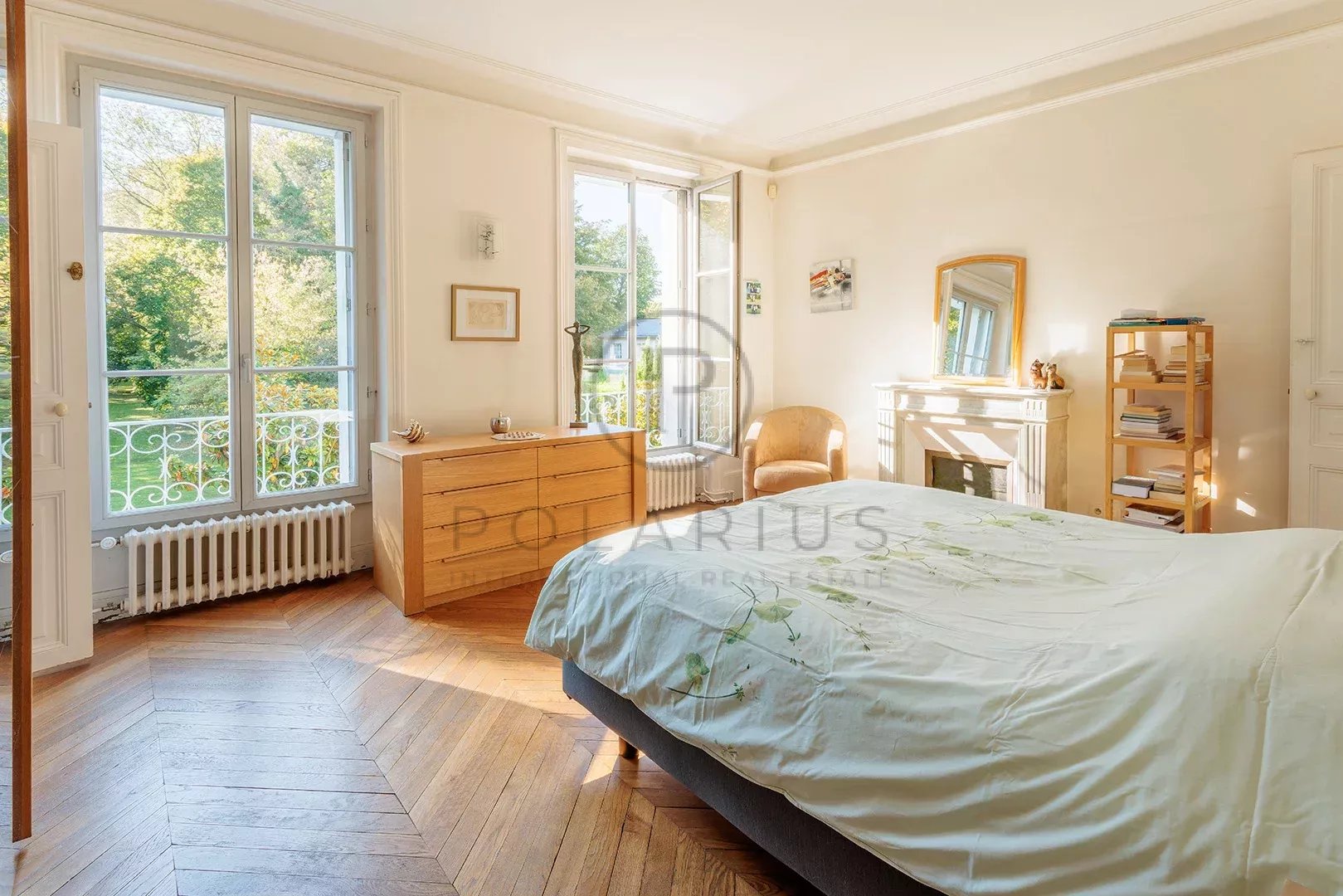 9 Bed, 5 Bath, HouseFor Sale, Évry, Essonne