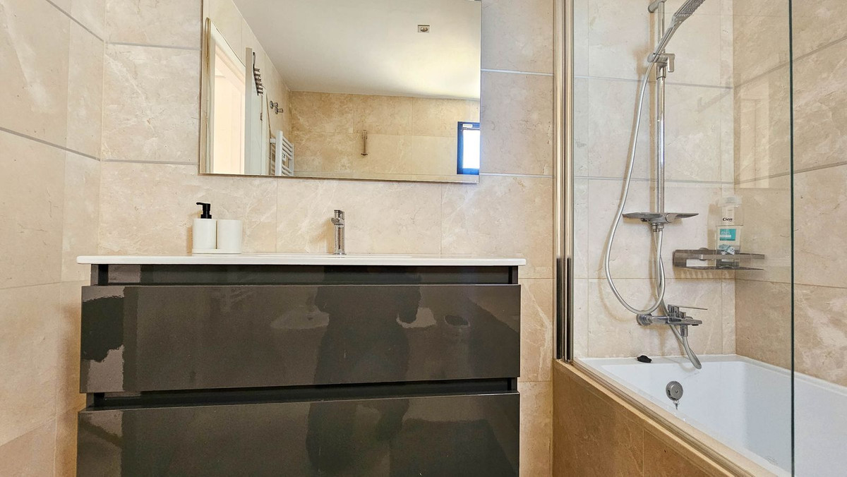 3 Bed, 2 Bath, ApartmentFor Sale, Casares Playa, Malaga