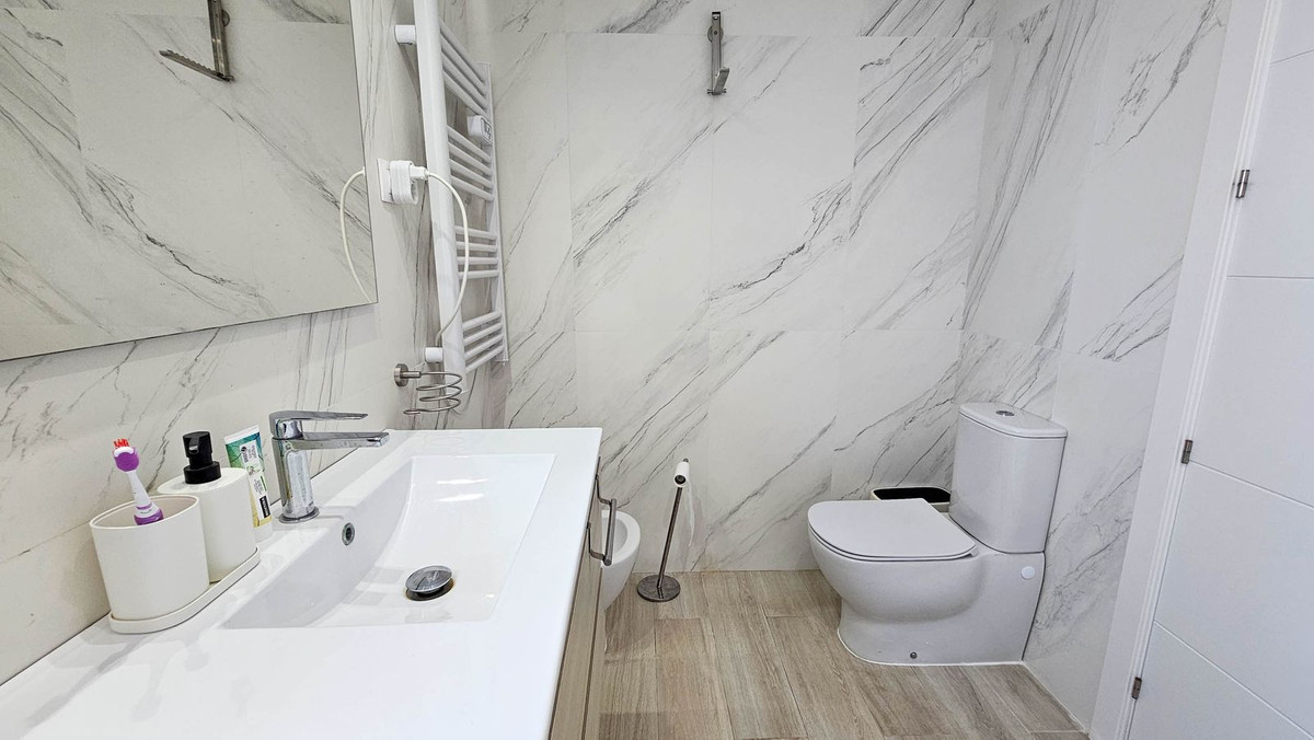 3 Bed, 2 Bath, ApartmentFor Sale, Casares Playa, Malaga