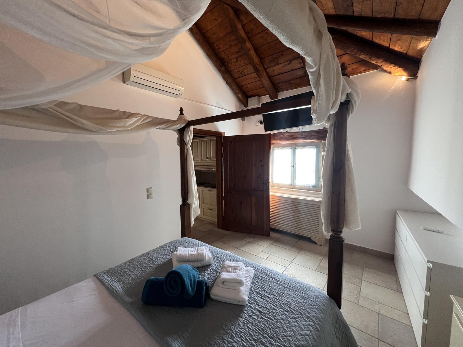 3 Bed, 2 Bath, HouseFor Sale, Chania, Crete