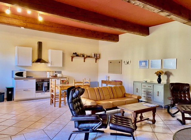 2 Bed, 2 Bath, ApartmentFor Sale, Lezignan Corbieres, Aude, Languedoc-Roussillon, 11700