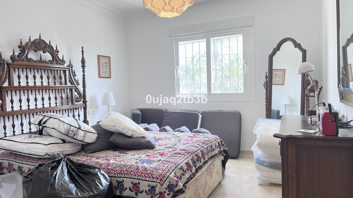 4 Bed, 3 Bath, ApartmentFor Sale, Nueva Andalucia, Malaga