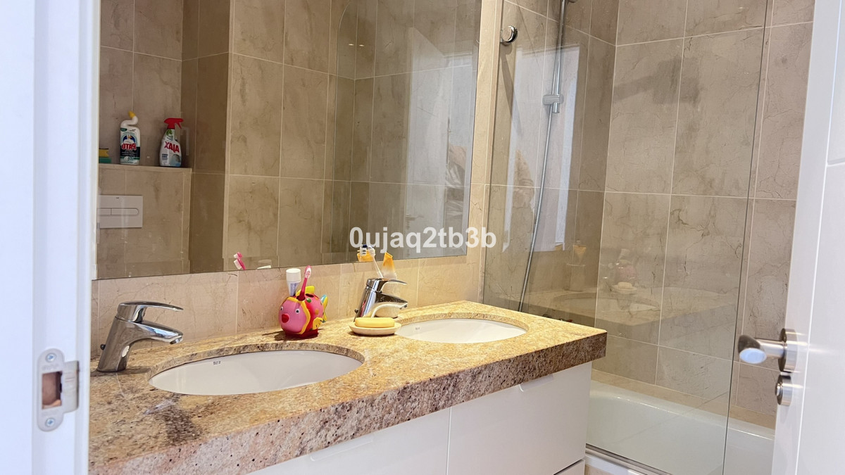 4 Bed, 3 Bath, ApartmentFor Sale, Nueva Andalucia, Malaga