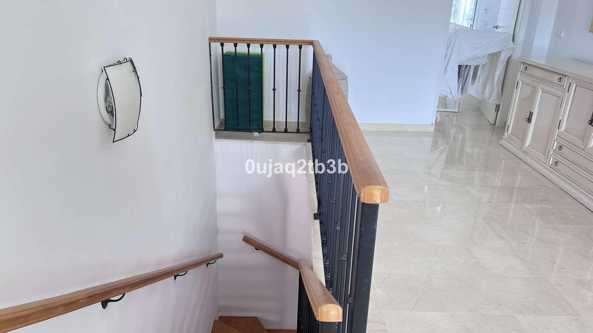 4 Bed, 3 Bath, ApartmentFor Sale, Nueva Andalucia, Malaga