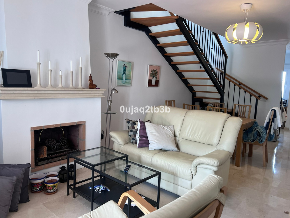 4 Bed, 3 Bath, ApartmentFor Sale, Nueva Andalucia, Malaga