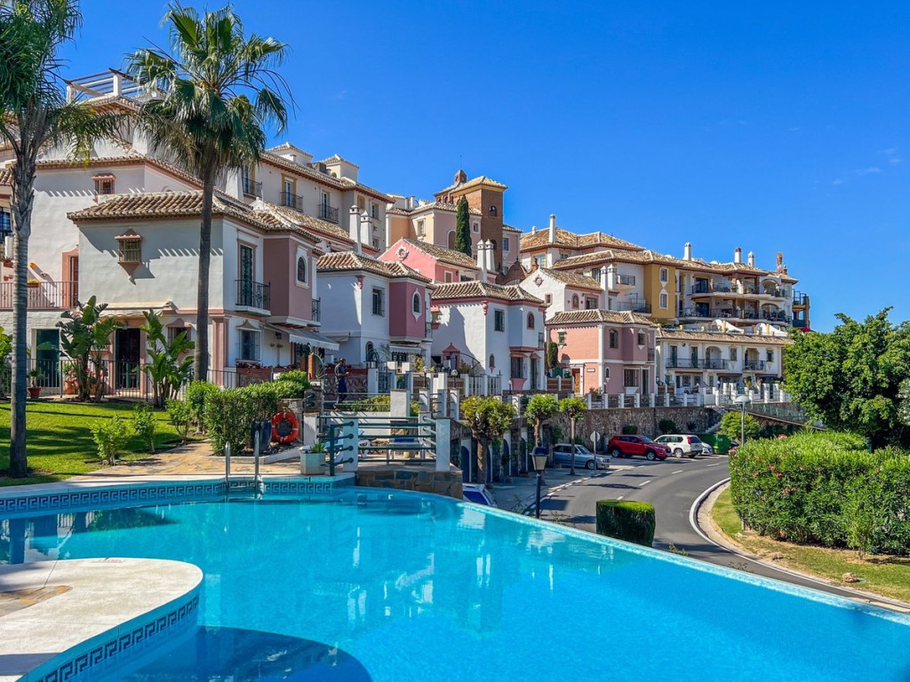 3 Bed, 3 Bath, ApartmentFor Sale, Mijas, Malaga