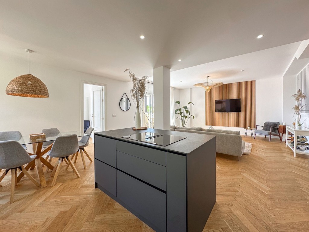 3 Bed, 2 Bath, HouseFor Sale, Nueva Andalucia, Malaga