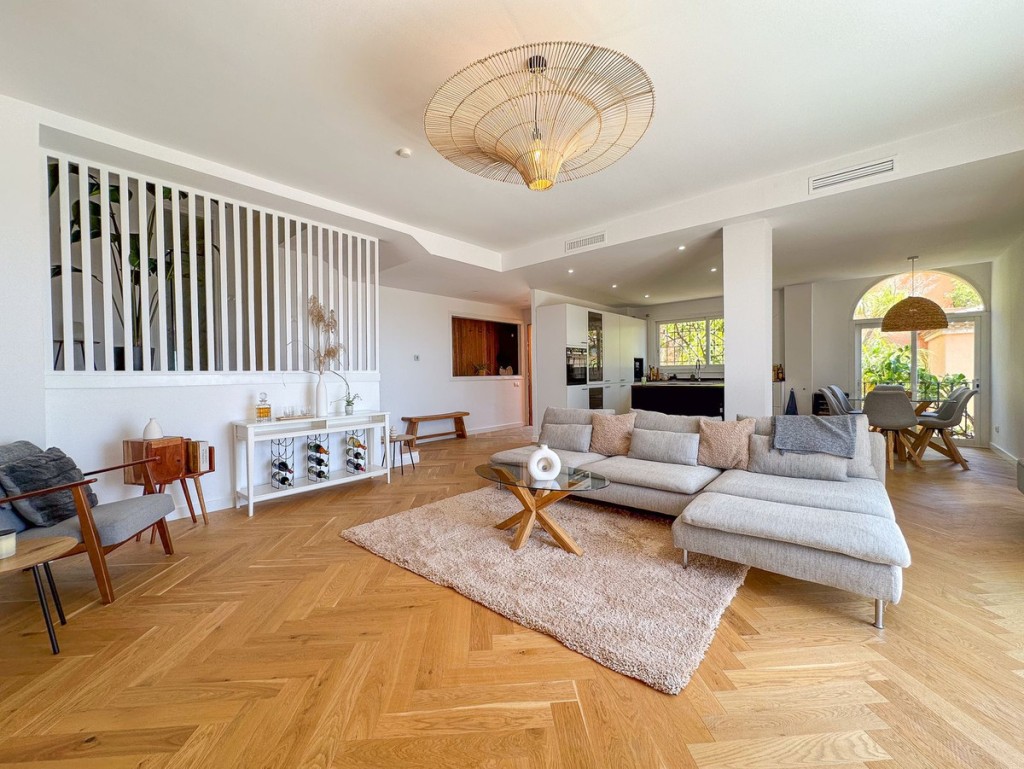 3 Bed, 2 Bath, HouseFor Sale, Nueva Andalucia, Malaga