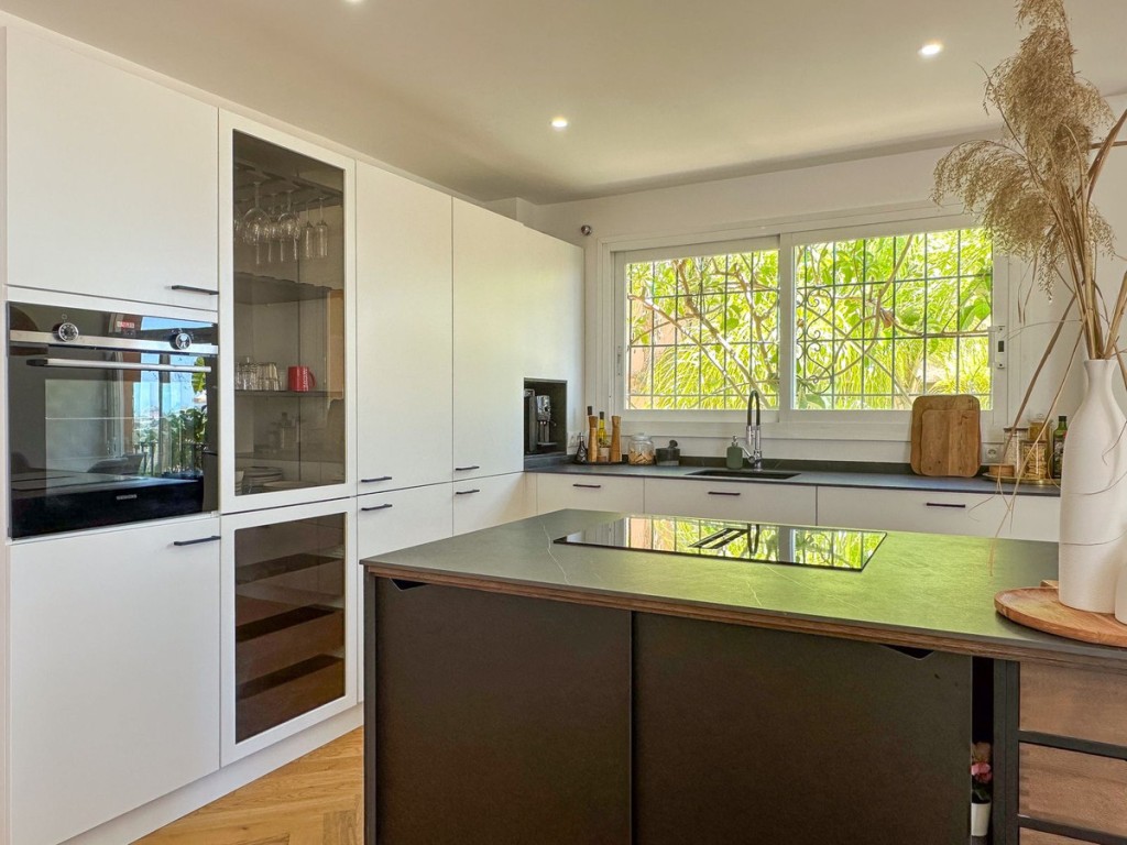 3 Bed, 2 Bath, HouseFor Sale, Nueva Andalucia, Malaga