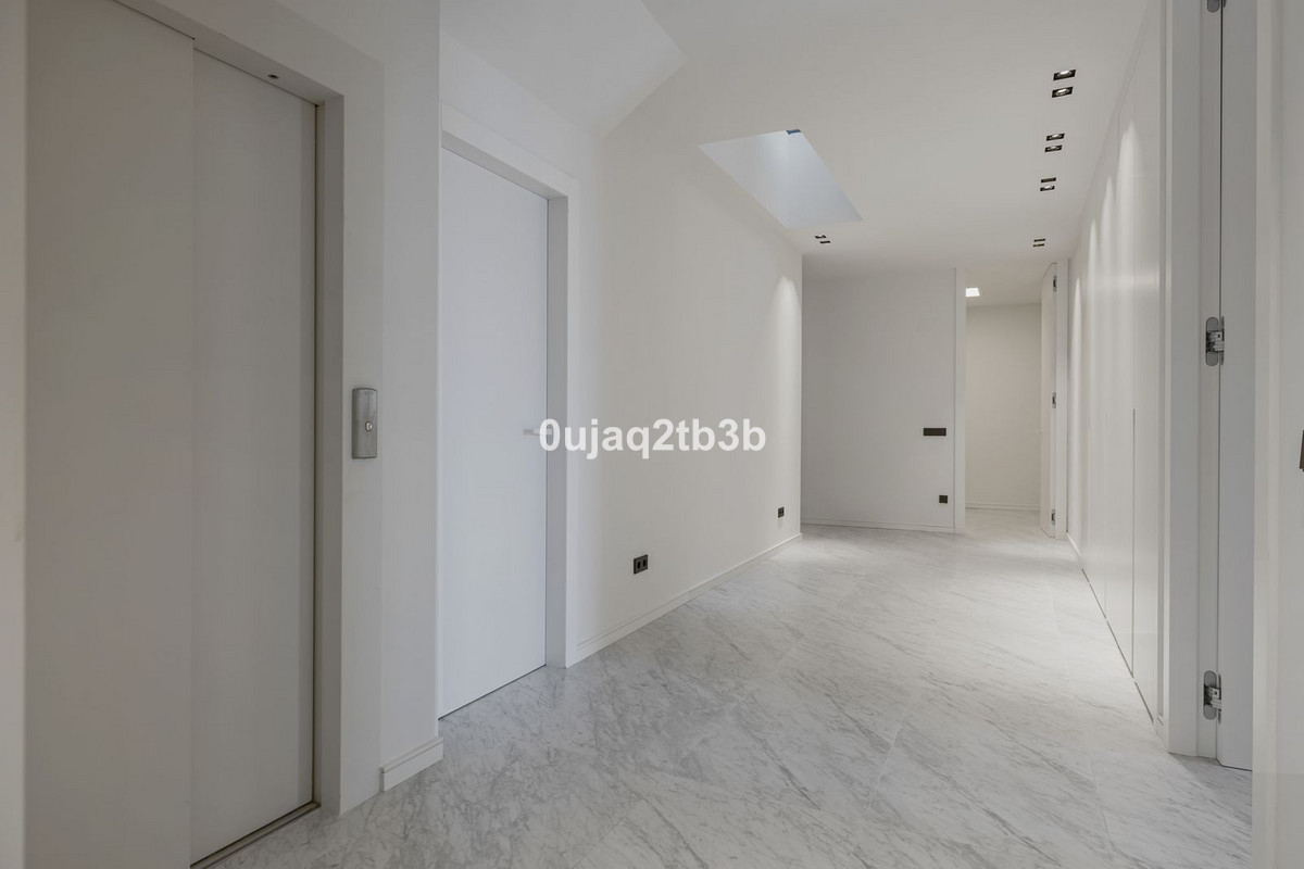 5 Bed, 5 Bath, HouseFor Sale, Los Flamingos, Malaga