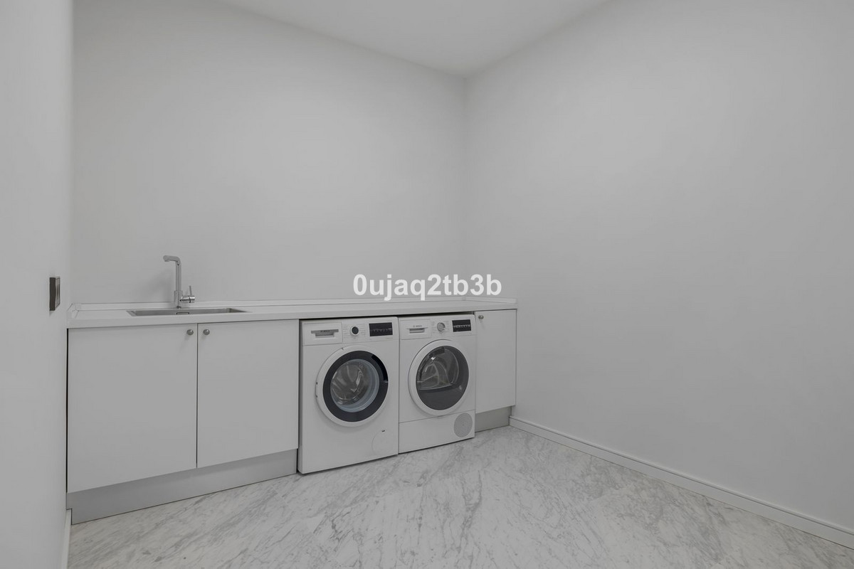 5 Bed, 5 Bath, HouseFor Sale, Los Flamingos, Malaga