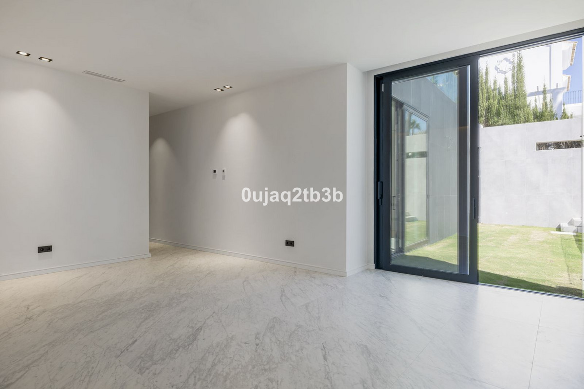 5 Bed, 5 Bath, HouseFor Sale, Los Flamingos, Malaga