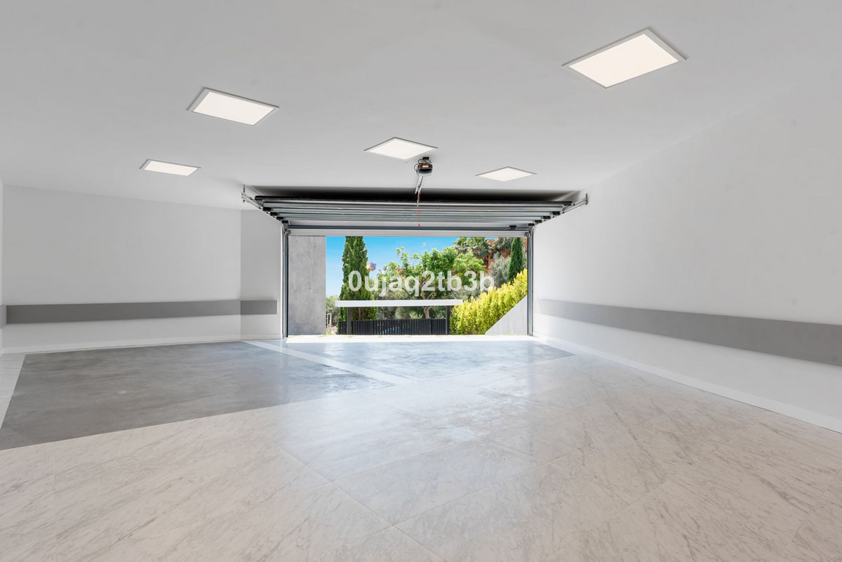 5 Bed, 5 Bath, HouseFor Sale, Los Flamingos, Malaga