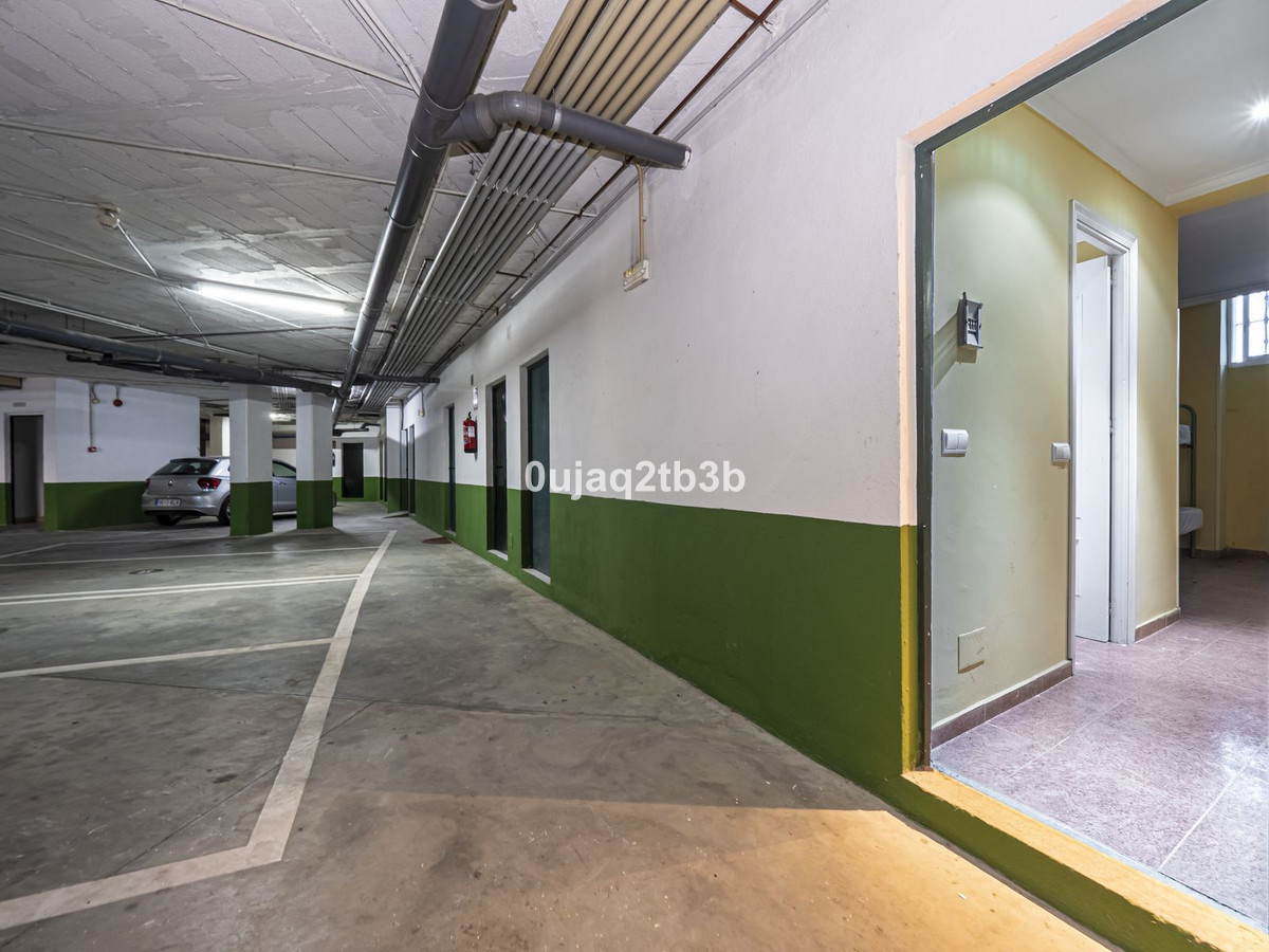 2 Bed, 2 Bath, ApartmentFor Sale, Puerto Banus, Malaga