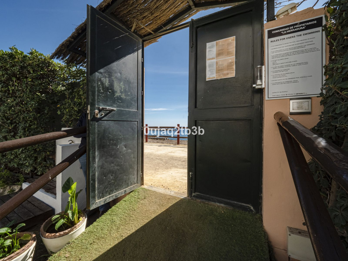 2 Bed, 2 Bath, ApartmentFor Sale, Puerto Banus, Malaga