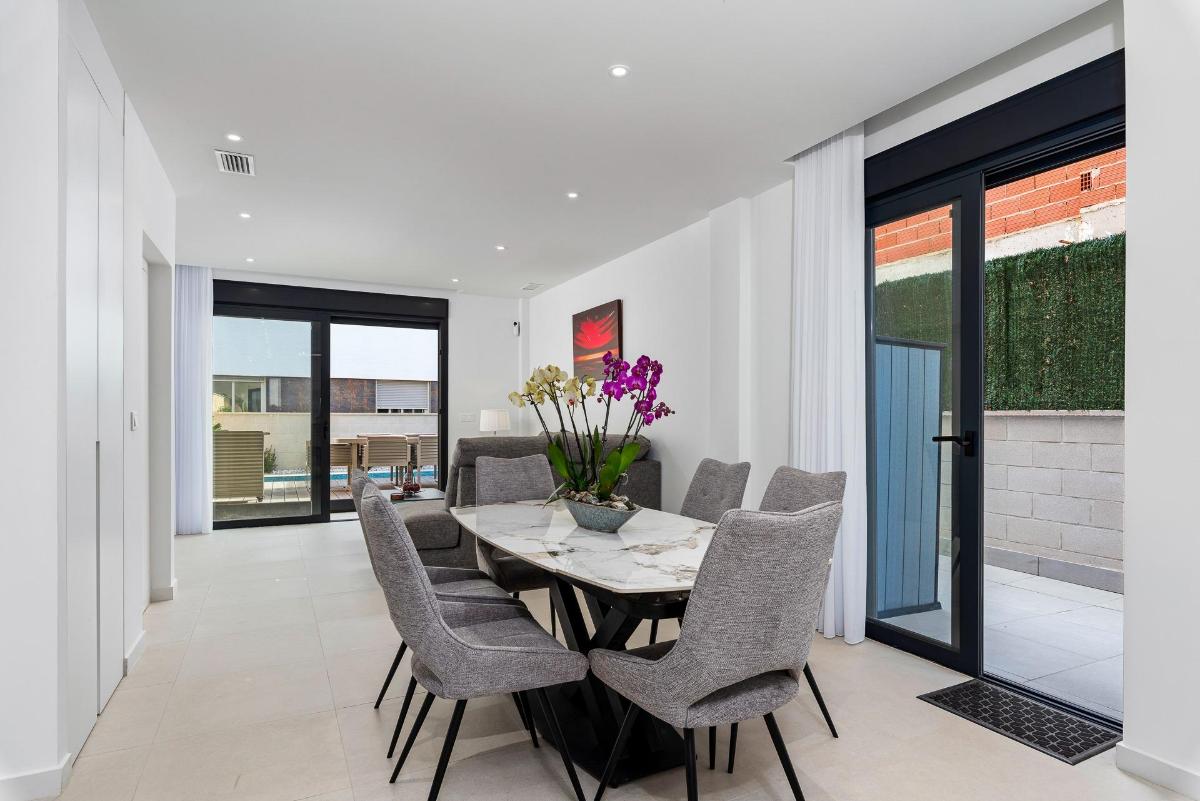 4 Bed, 4 Bath, HouseFor Sale, Guardamar Del Segura, Alicante