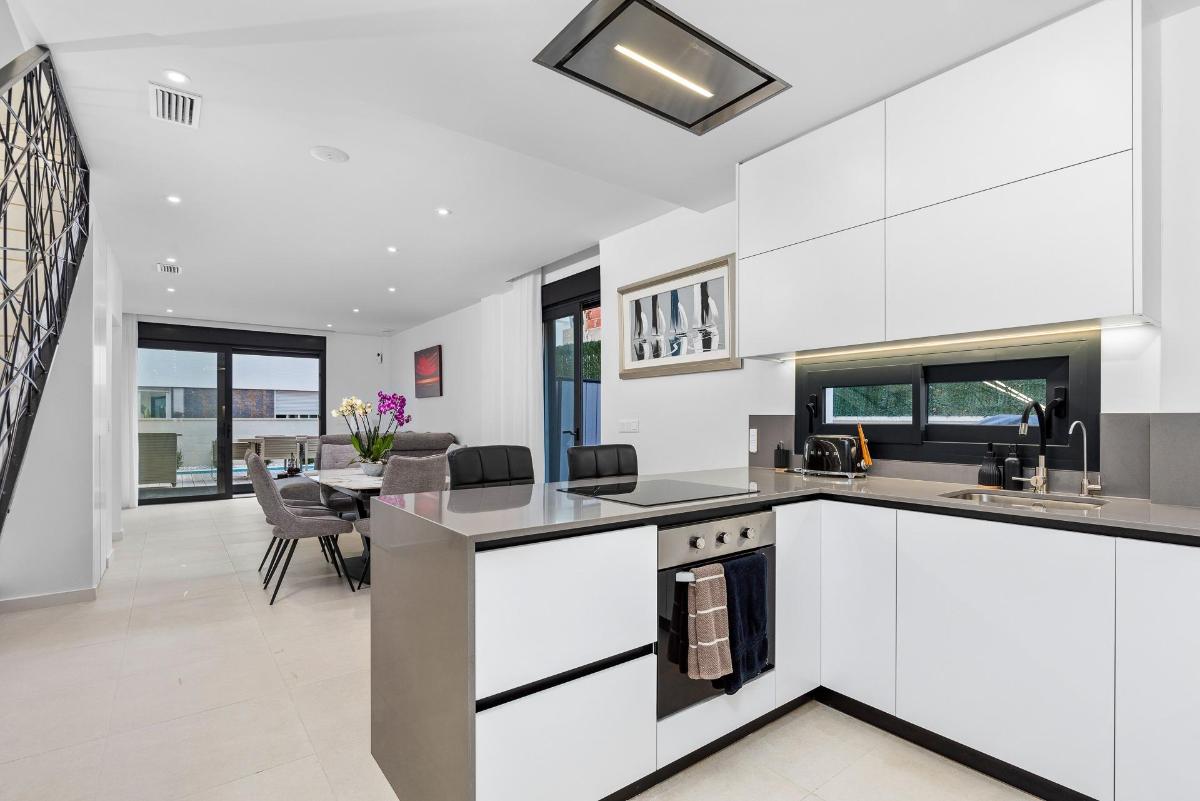 4 Bed, 4 Bath, HouseFor Sale, Guardamar Del Segura, Alicante