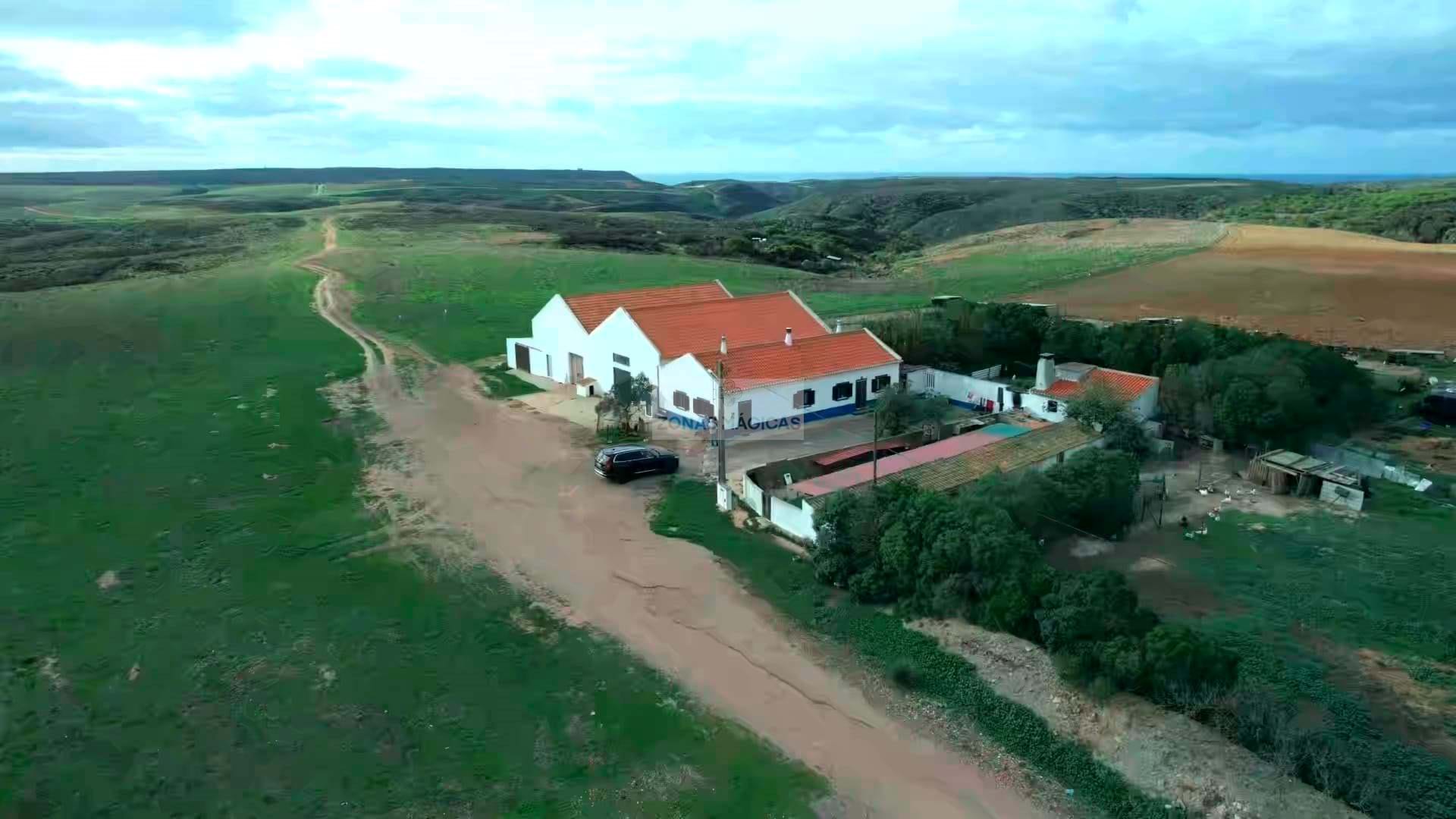 4 Bed, 2 Bath, HouseFor Sale, Vila do Bispo, Faro, 8650-409