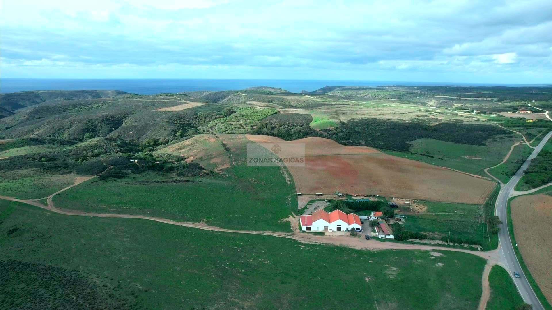 4 Bed, 2 Bath, HouseFor Sale, Vila do Bispo, Faro, 8650-409