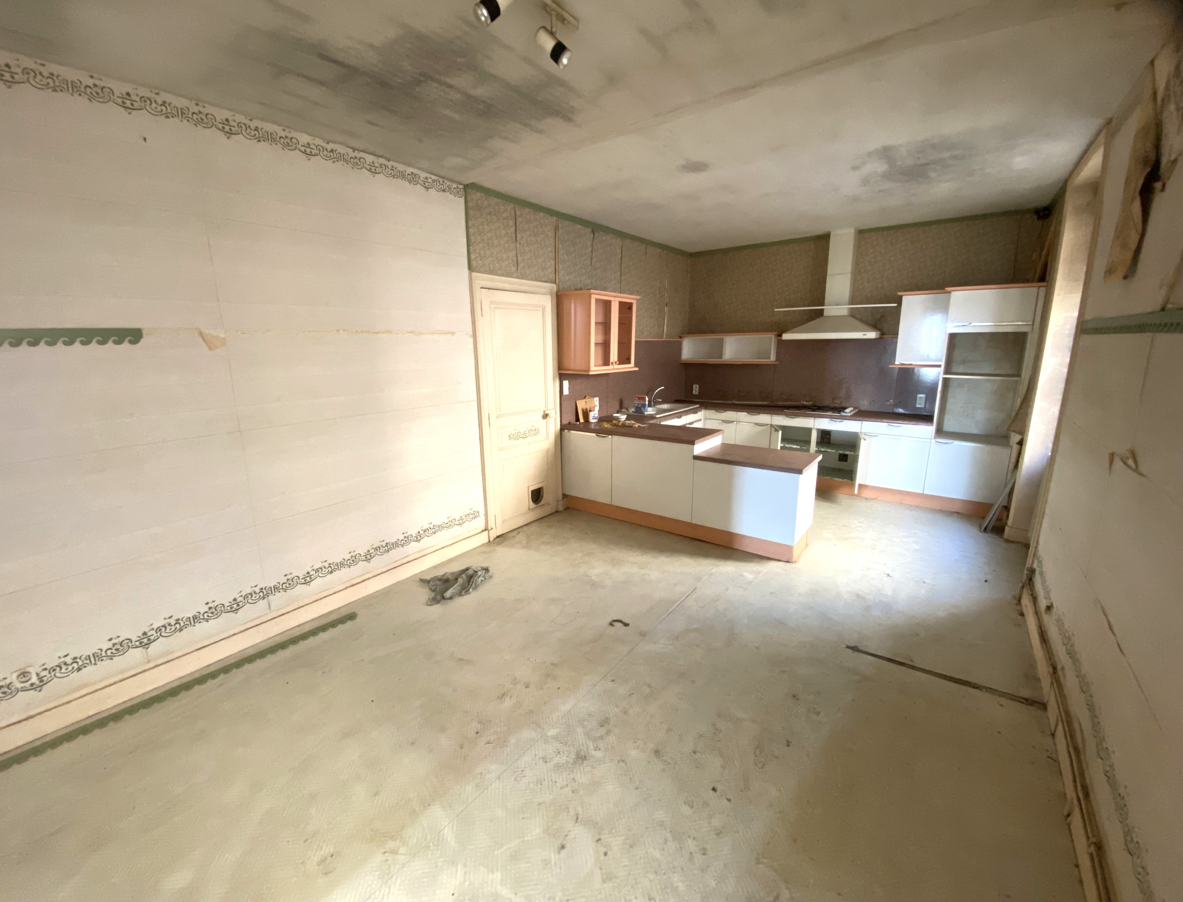 2 Bed, 1 Bath, HouseFor Sale, Saint-cyprien, Dordogne, Aquitaine, 24220