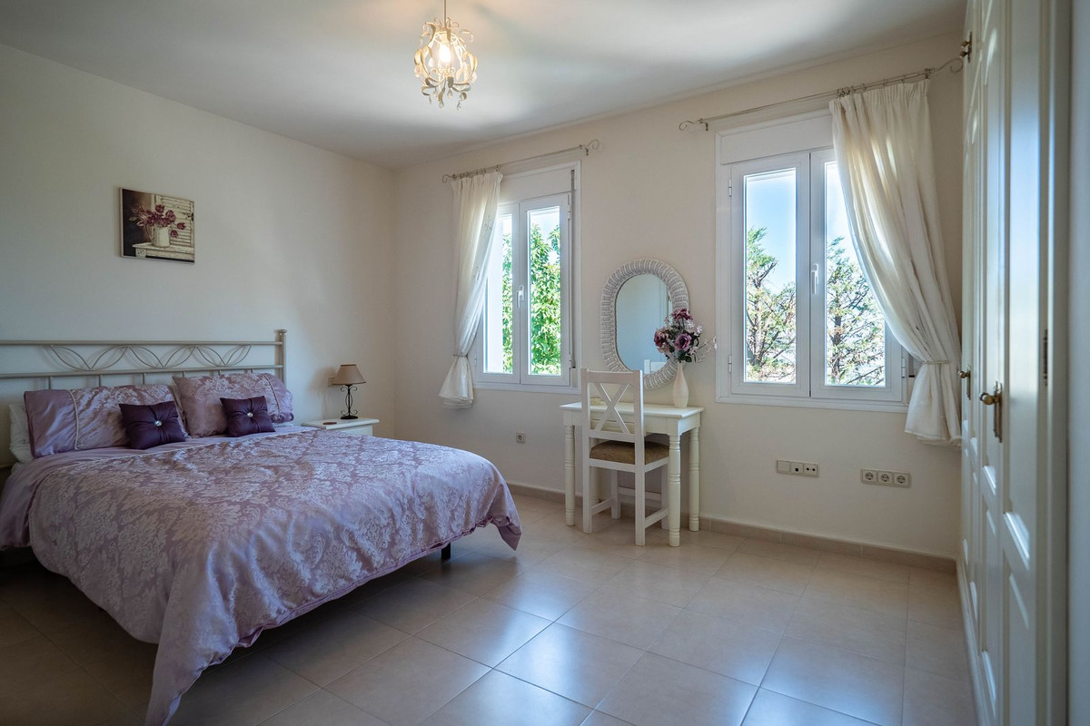 Alhaurin el Grande, Malaga, 4 Bedrooms Bedrooms, ,3 BathroomsBathrooms,For Sale,R4657555
