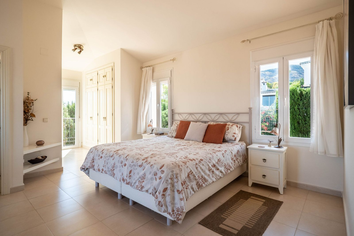 Alhaurin el Grande, Malaga, 4 Bedrooms Bedrooms, ,3 BathroomsBathrooms,For Sale,R4657555