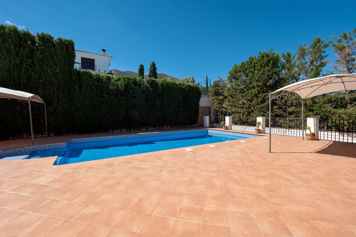 Alhaurin el Grande, Malaga, 4 Bedrooms Bedrooms, ,3 BathroomsBathrooms,For Sale,R4657555