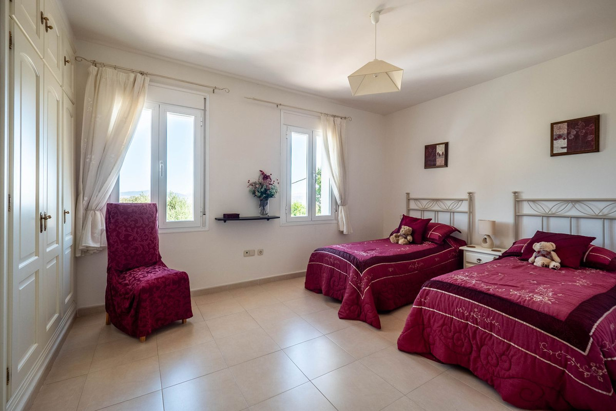 Alhaurin el Grande, Malaga, 4 Bedrooms Bedrooms, ,3 BathroomsBathrooms,For Sale,R4657555