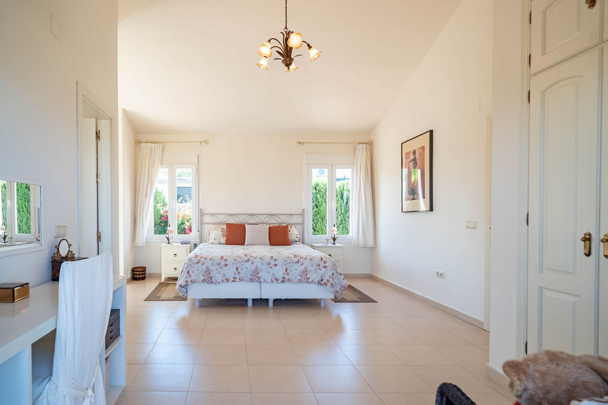 Alhaurin el Grande, Malaga, 4 Bedrooms Bedrooms, ,3 BathroomsBathrooms,For Sale,R4657555