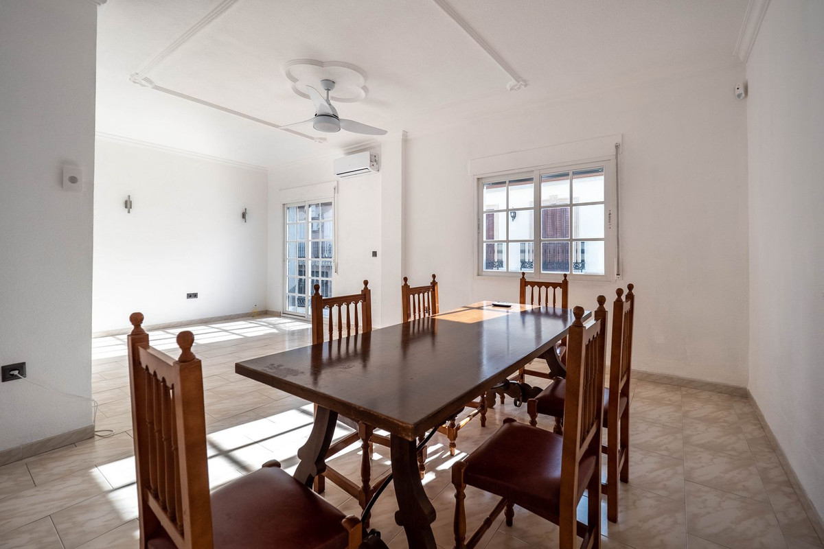 Alhaurin el Grande, Malaga, 6 Bedrooms Bedrooms, ,3 BathroomsBathrooms,For Sale,R4831489