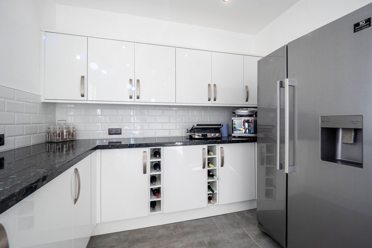 Alhaurin el Grande, Malaga, 6 Bedrooms Bedrooms, ,3 BathroomsBathrooms,For Sale,R4831489