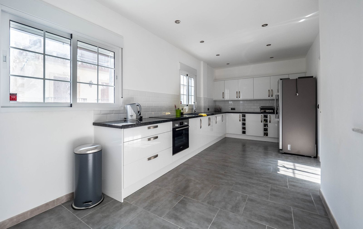 Alhaurin el Grande, Malaga, 6 Bedrooms Bedrooms, ,3 BathroomsBathrooms,For Sale,R4831489