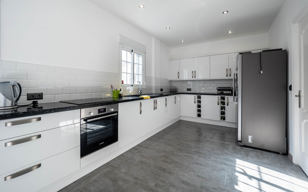 Alhaurin el Grande, Malaga, 6 Bedrooms Bedrooms, ,3 BathroomsBathrooms,For Sale,R4831489