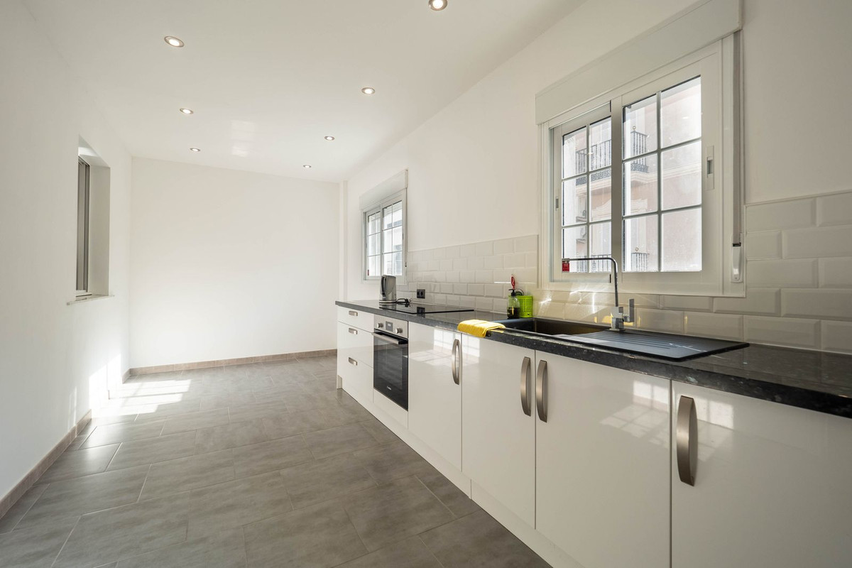 Alhaurin el Grande, Malaga, 6 Bedrooms Bedrooms, ,3 BathroomsBathrooms,For Sale,R4831489