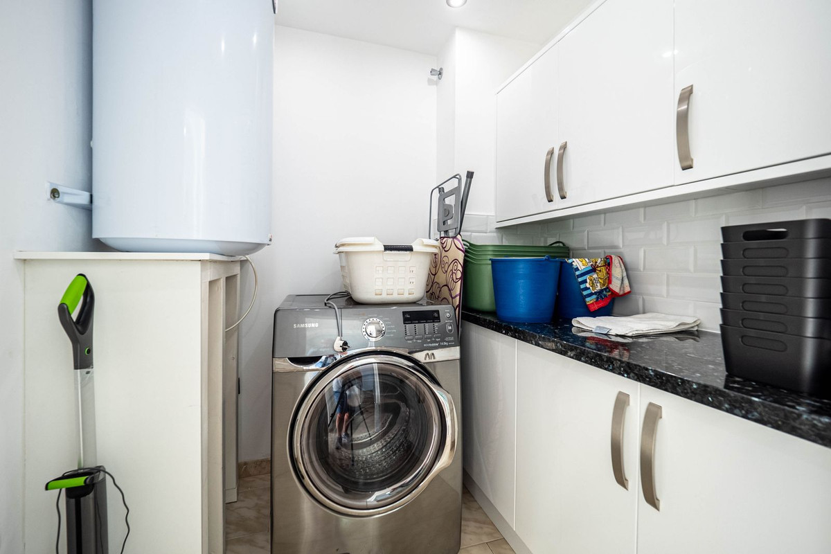 Alhaurin el Grande, Malaga, 6 Bedrooms Bedrooms, ,3 BathroomsBathrooms,For Sale,R4831489