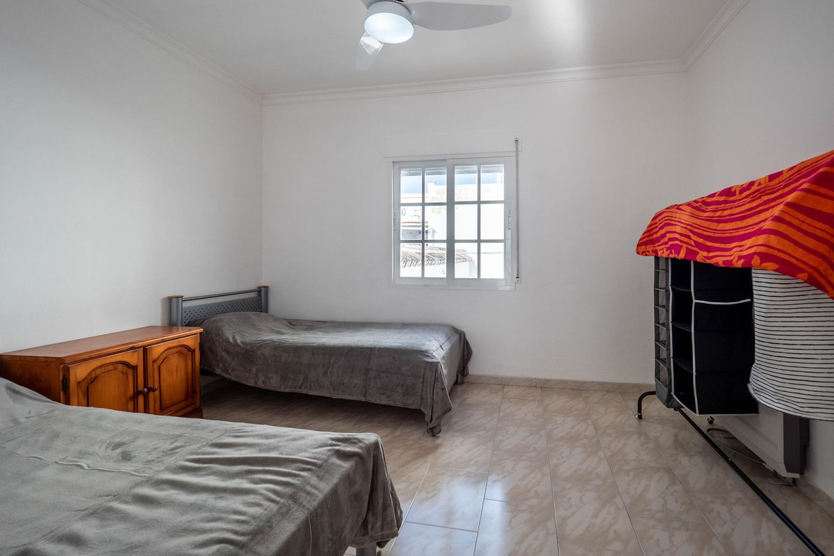 Alhaurin el Grande, Malaga, 6 Bedrooms Bedrooms, ,3 BathroomsBathrooms,For Sale,R4831489