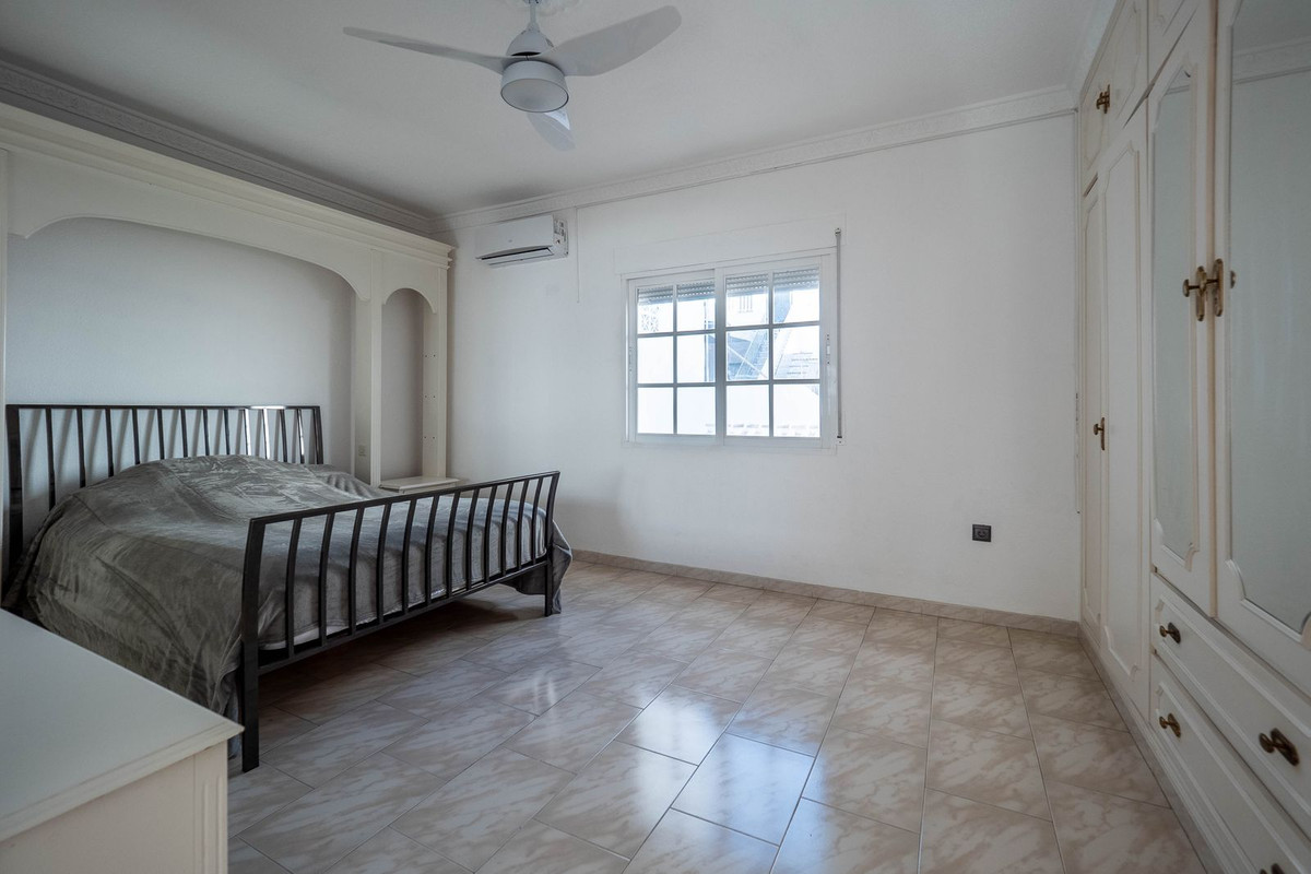 Alhaurin el Grande, Malaga, 6 Bedrooms Bedrooms, ,3 BathroomsBathrooms,For Sale,R4831489