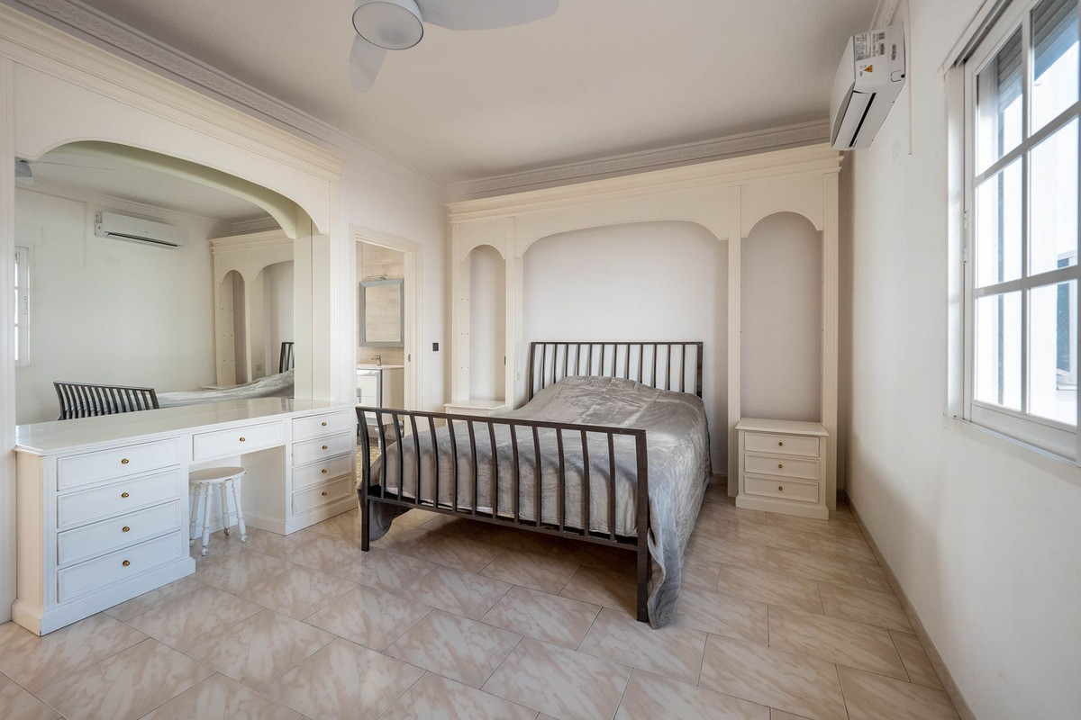 Alhaurin el Grande, Malaga, 6 Bedrooms Bedrooms, ,3 BathroomsBathrooms,For Sale,R4831489