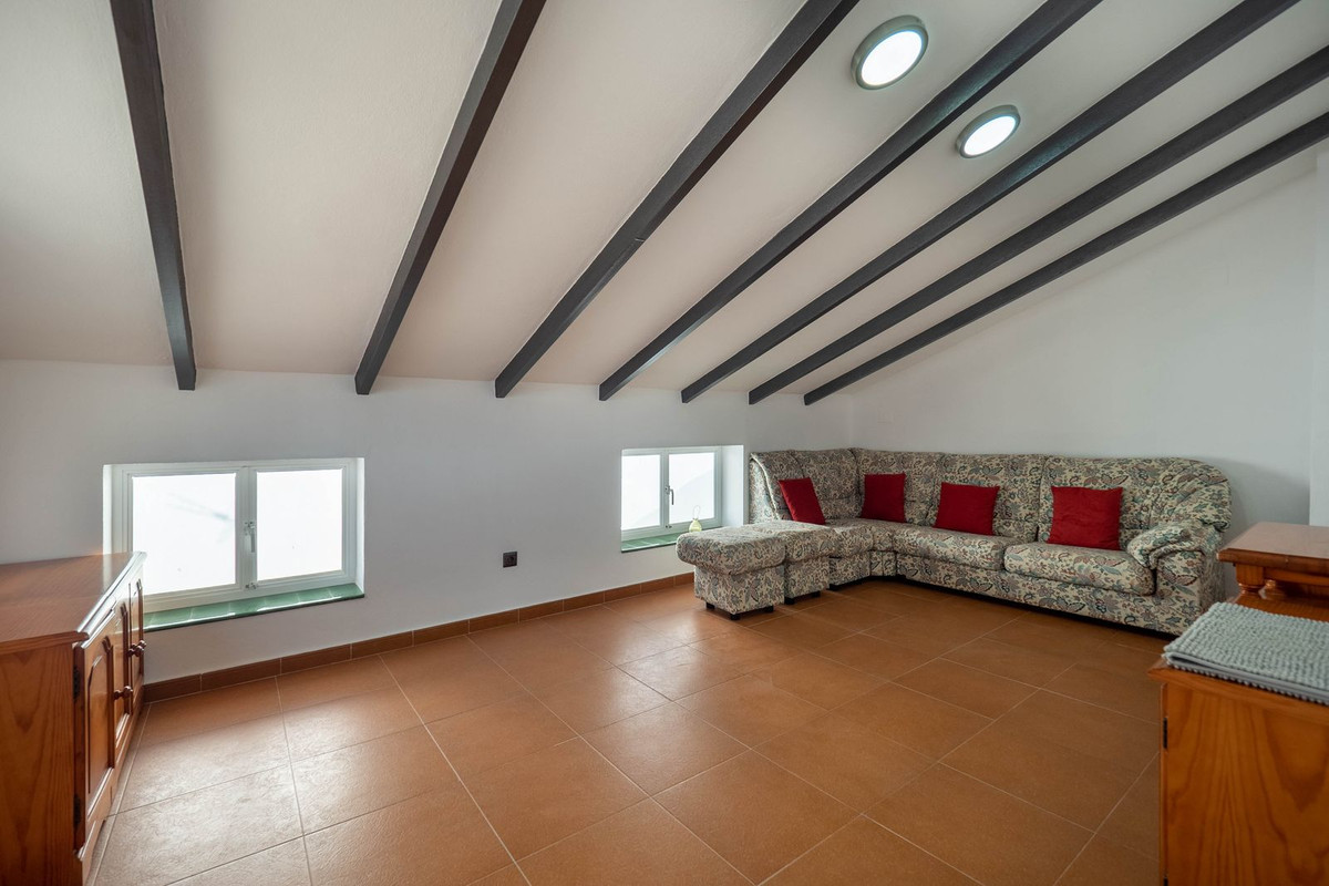 Alhaurin el Grande, Malaga, 6 Bedrooms Bedrooms, ,3 BathroomsBathrooms,For Sale,R4831489