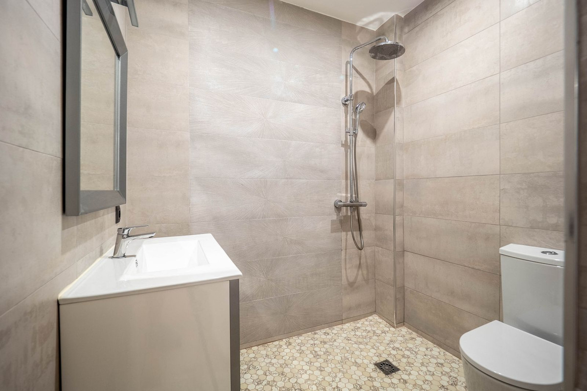 Alhaurin el Grande, Malaga, 6 Bedrooms Bedrooms, ,3 BathroomsBathrooms,For Sale,R4831489