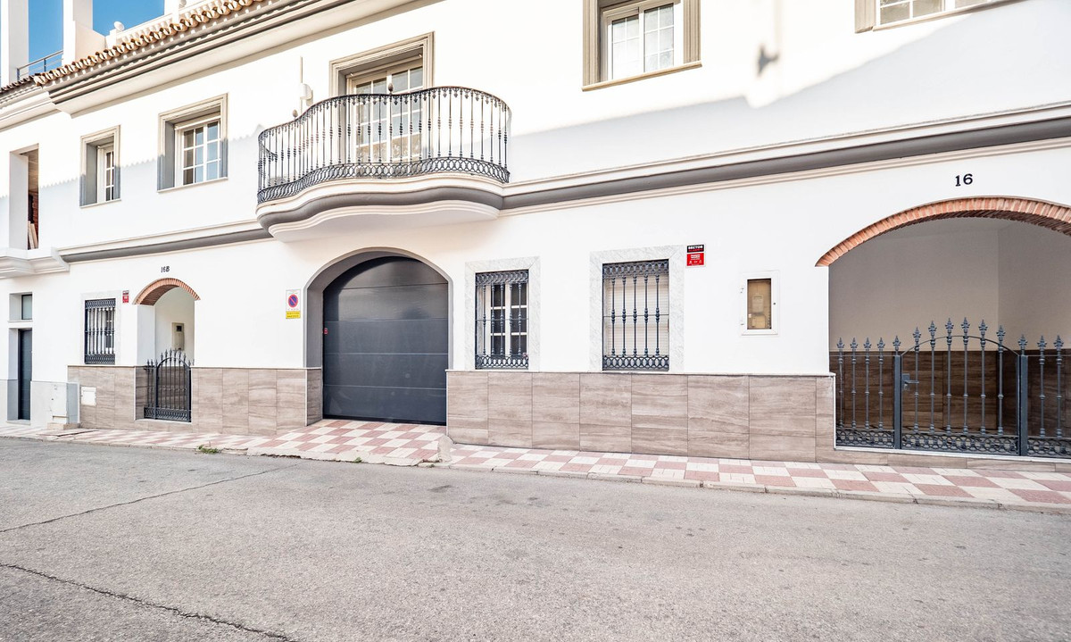 Alhaurin el Grande, Malaga, 6 Bedrooms Bedrooms, ,3 BathroomsBathrooms,For Sale,R4831489