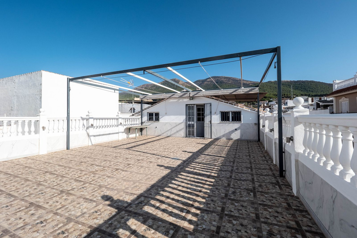 Alhaurin el Grande, Malaga, 6 Bedrooms Bedrooms, ,3 BathroomsBathrooms,For Sale,R4831489