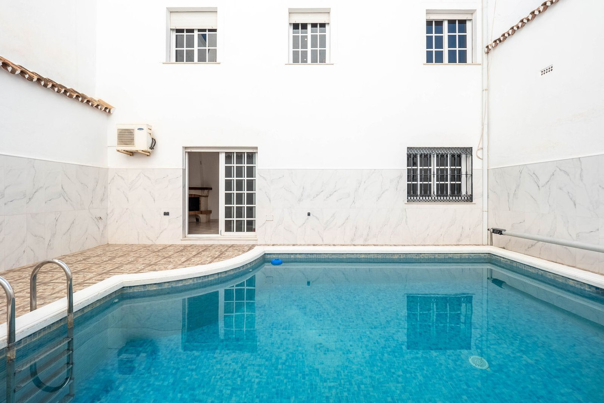 Alhaurin el Grande, Malaga, 6 Bedrooms Bedrooms, ,3 BathroomsBathrooms,For Sale,R4831489