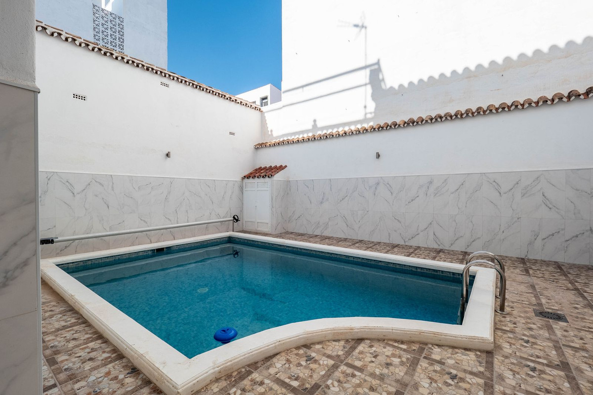 Alhaurin el Grande, Malaga, 6 Bedrooms Bedrooms, ,3 BathroomsBathrooms,For Sale,R4831489
